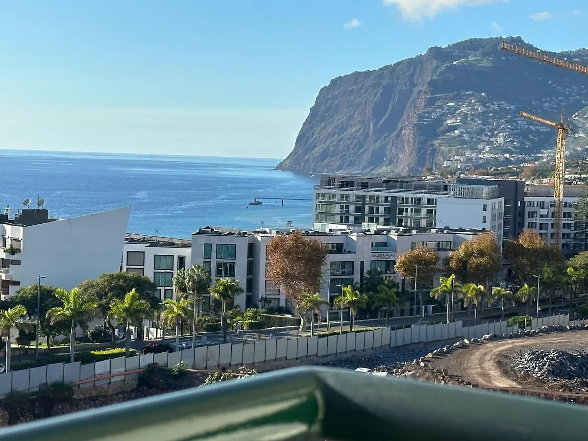 Plaza Near Forum Madeira - Rooms For Rent Funchal  Apartment